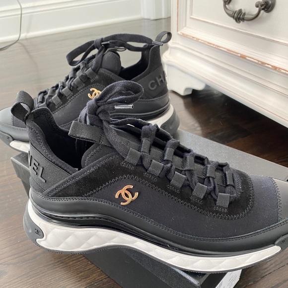 CHANEL LOW-TOP SNEAKERS - Picture 5 of 12